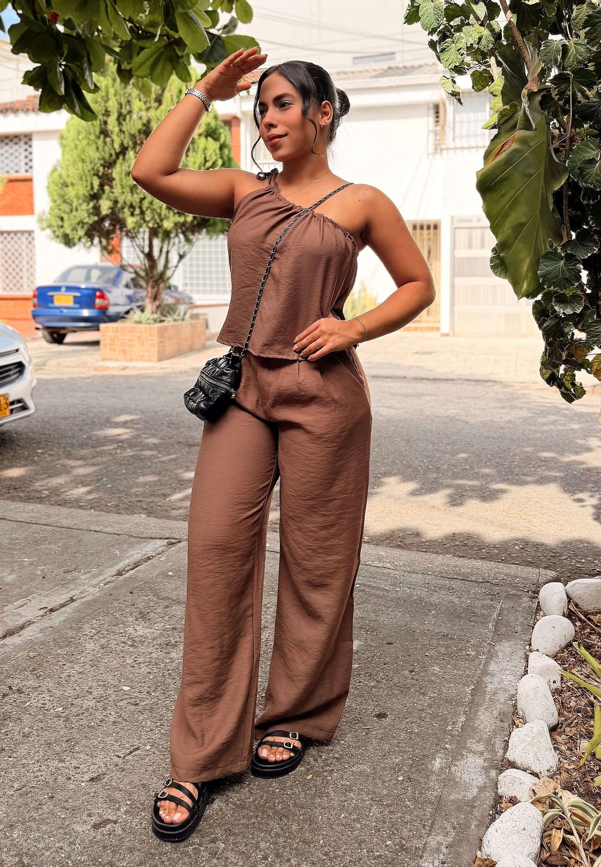 Conjunto One Shoulder Flow
