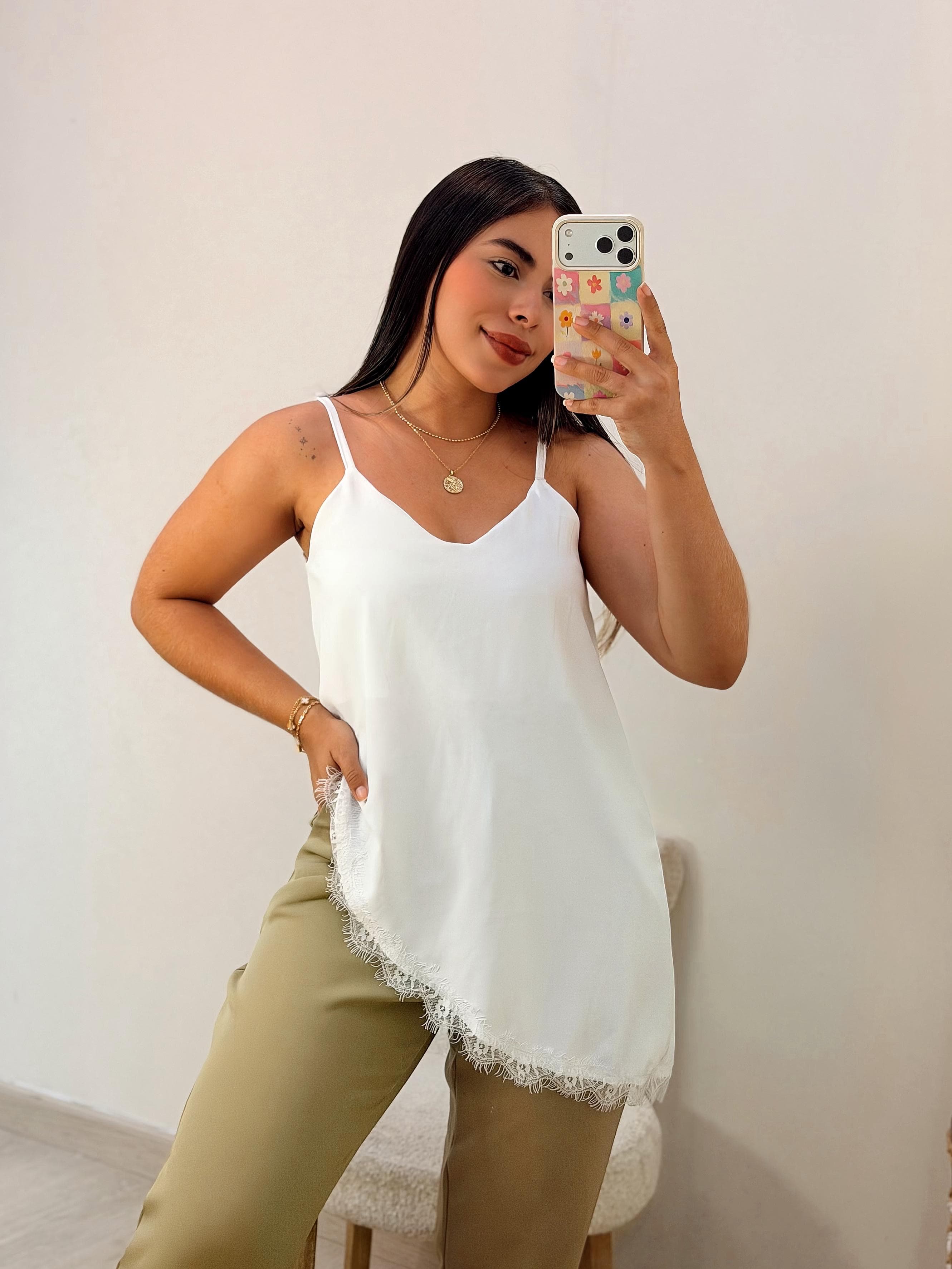 Blusa en blonda