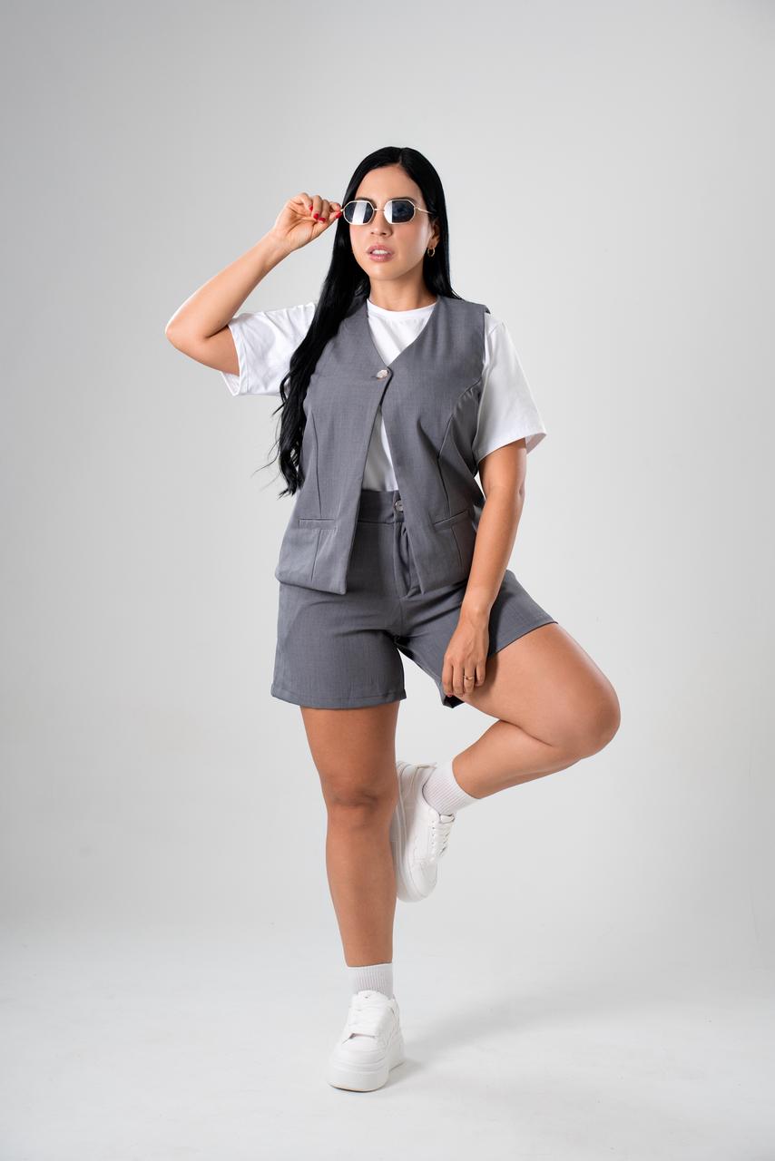 set chaleco y short.