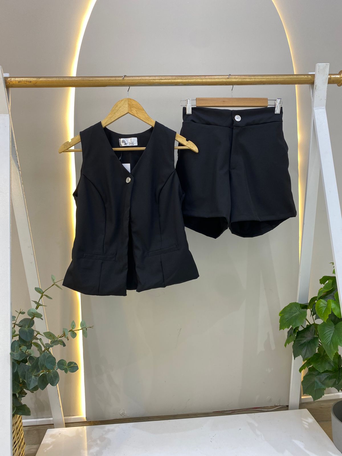 set chaleco y short.