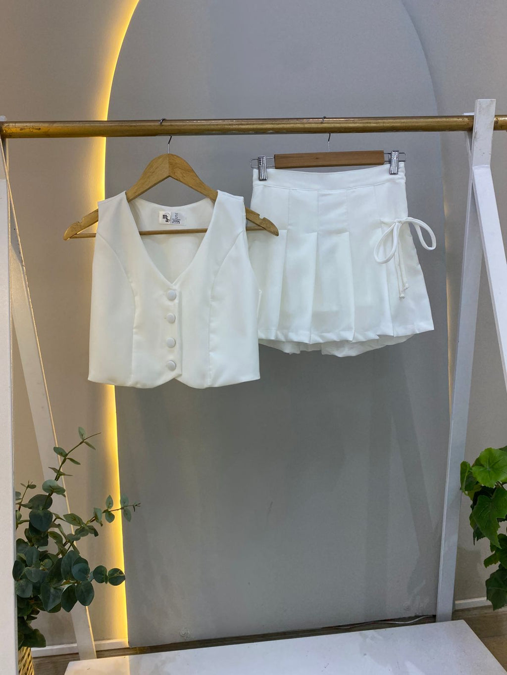 Set Falda Plisada y Blusa.
