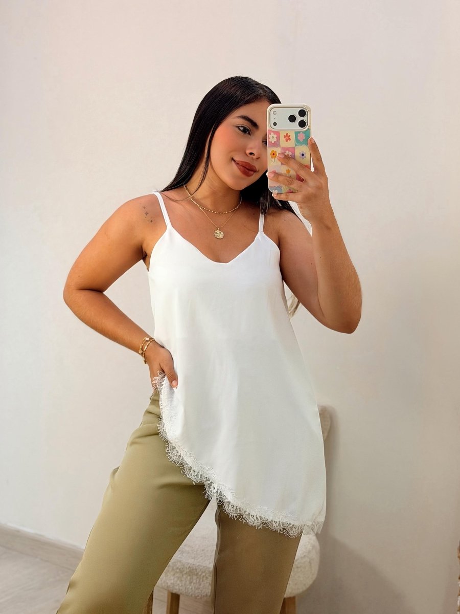 Blusa en blonda - abbi tienda